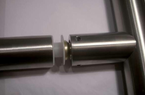 D�tail de Fixation pour montage double sur porte verre sans limite d'�paisseur