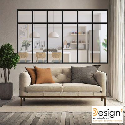 Vue r�aliste d'une Verri�re en kit avec imposte 6 sections RAL 9005 laqu� noir granit� s�parant un salon d'une cuisine