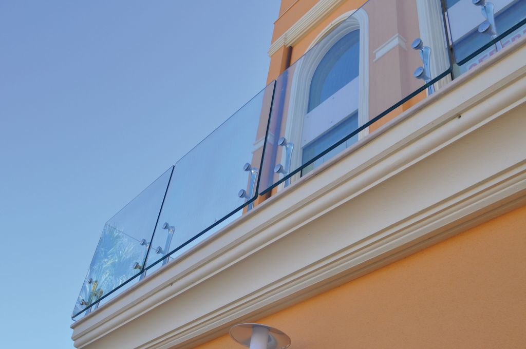 Garde-corps en verre r�glable NINFA