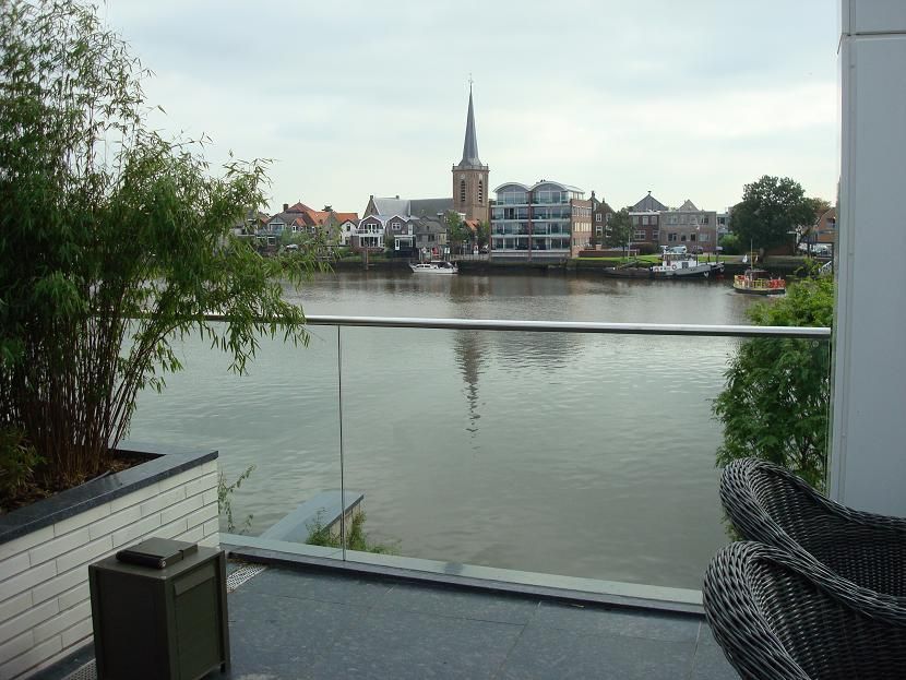 Garde-corps en verre sur terrasse